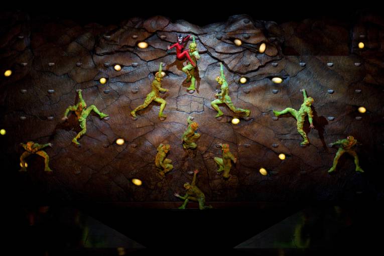 Cirque Du Soleil "Ovo"